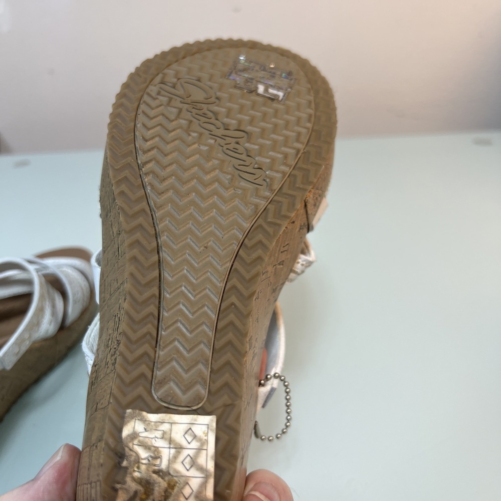 Skechers Cali Luxe Foam Wedge Sandals Women's 7 White Strappy Comfort - Picture 8 of 8